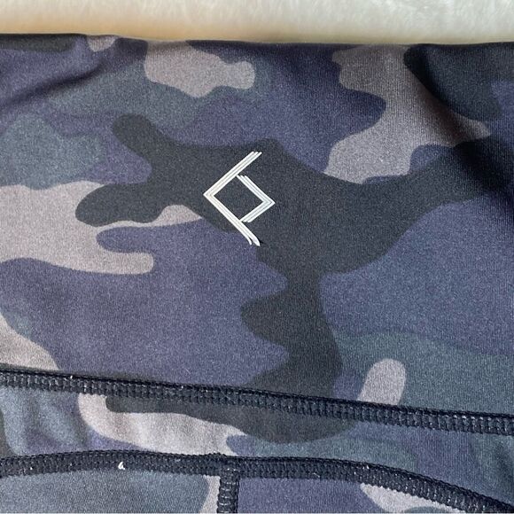 Better Sports Performance Blue Tone Camo Leggings Size Large - Picture 6 of 11